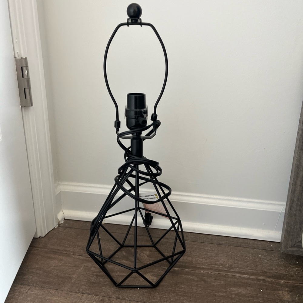 Geometric Black Metal Table Lamp Base